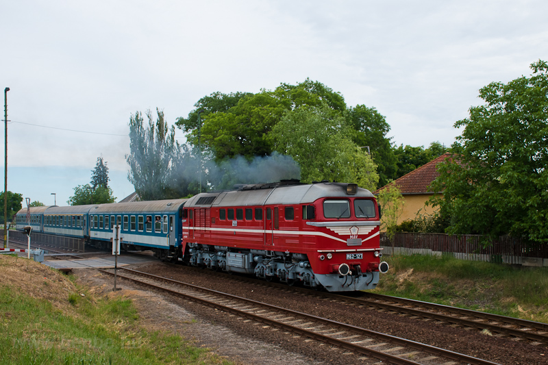 A MÁV-START M62 127 Lőrinci megállóhelyen fotó