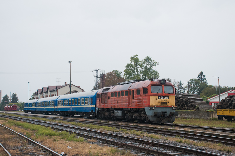 Vágányzár miatt a retró vonatok csak Szigetvárig közlekedtek. kép A MÁV-Rail Tours 628 210 Szigetvár állomáson fotó