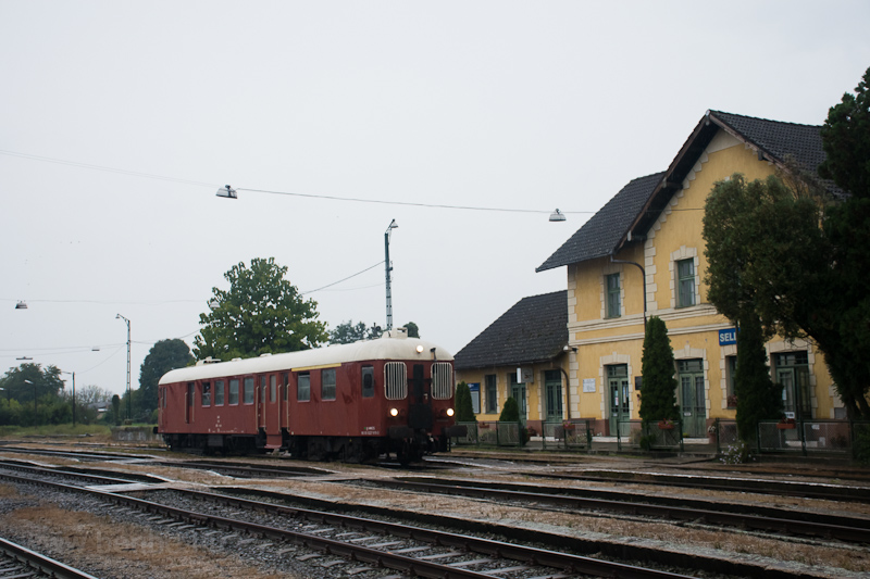 A MÁV-Rail Tours ABbmot 610 Sellye állomáson a Pécsi Retróhétvégén fotó