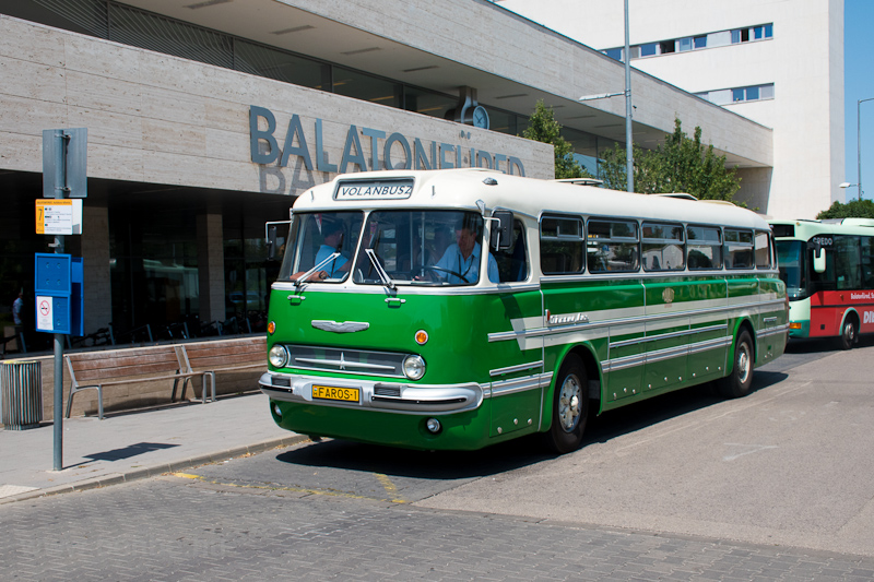 A Volánbusz FAROS-1 rendszámú Ikarusz 55 típusú  fotó