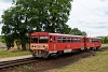 A MÁV-START retró Bzmot 343 Iklad-Domony felső megállóhelyen