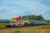 A MÁV-START 448 517 pályaszámú VFE motoros Bobó és a MÁV-HÉV/BHÉV DLXVI 733 pályaszámú HÉV-Bobó Tapolca és Nemesgulács-Kisapáti között a telikék személyvonati szerelvénnyel a 2024-es balatoni retró hétvégén