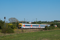 A MÁV-START Bmxtz 001 Ecser és Rákoskert között (tolta a 434 003)