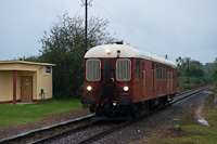 A MÁV-Rail Tours ABbmot 610 Kákics megállóhelyen