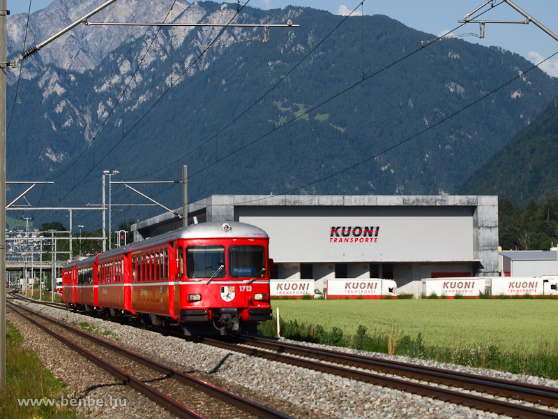 The Be 4/4 513 between Felsberg and Domat/Ems photo