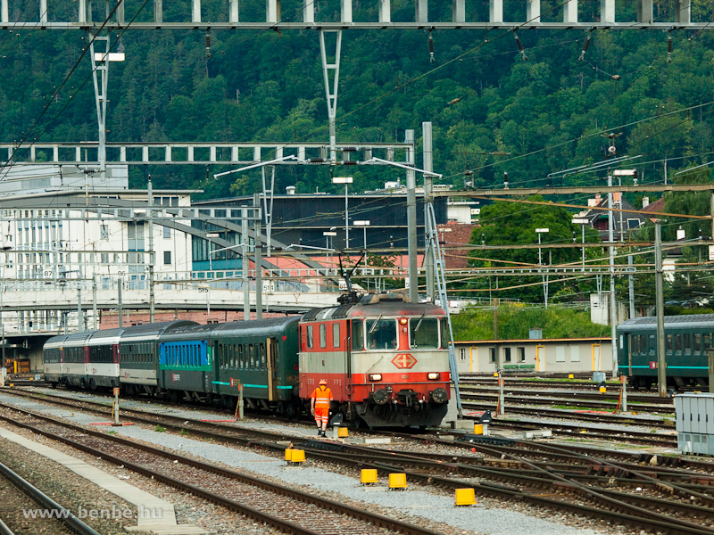 The SBB Re 4/4 11109 in  photo