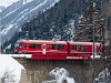 A Rhätische Bahn ABe 8/12 3508 Punt Muragl Staz és St. Moritz között az Inn-viadukton
