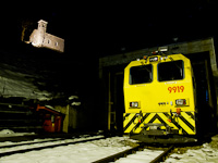 A Rhätische Bahn Xmf 4/4 9919 Poschiavo állomáson