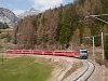 A Ge 4/4<sup>III</sup> 651 <q>Glacier on Tour</q> egy St. Moritz - Chur REX-szel Muot és Bergün között a vonalkifejtés második szintjén