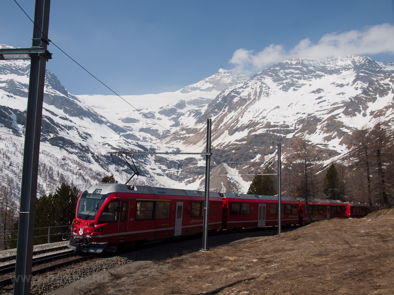 The ABe 8/12 3503 has arrived at Alp Grm photo