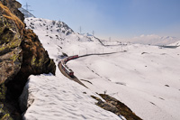 Az RhB ABe 4/4<sup>III</sup> 53 s 56 a Bernina-Express panormavonattal Alp Grm s Ospizio Bernina kztt