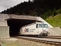 Az RhB Ge 4/4<sup>III</sup> 643 autszllt vonattal a Vereina-bzisalagt kzelben Sagliainsban