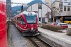 A Rhätische Bahn ABe 4/16 3101 <q>Stammnetz-Triebzug</q> Thusis állomáson
