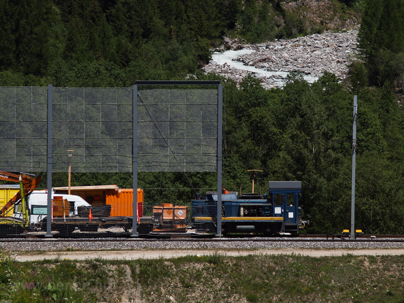 The MGB tunnel help train s photo