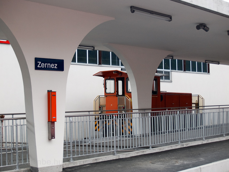 Zernez station photo