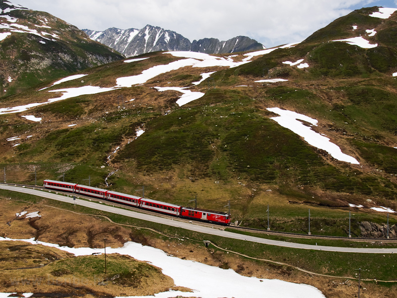 A Matterhorn-Gotthardbahn Dhe 4/4 fot