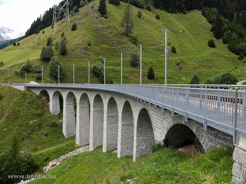 Az MGB Bugnei-viaduktja az Oberalpstreckn fot
