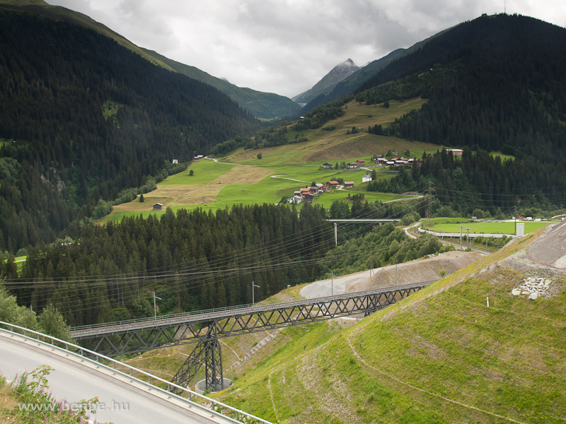 A Gotthard-bzisalagt ptkezsnek nagyviaduktja fot