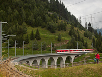 An MGB push-pull set on the Bugnei-viaduct