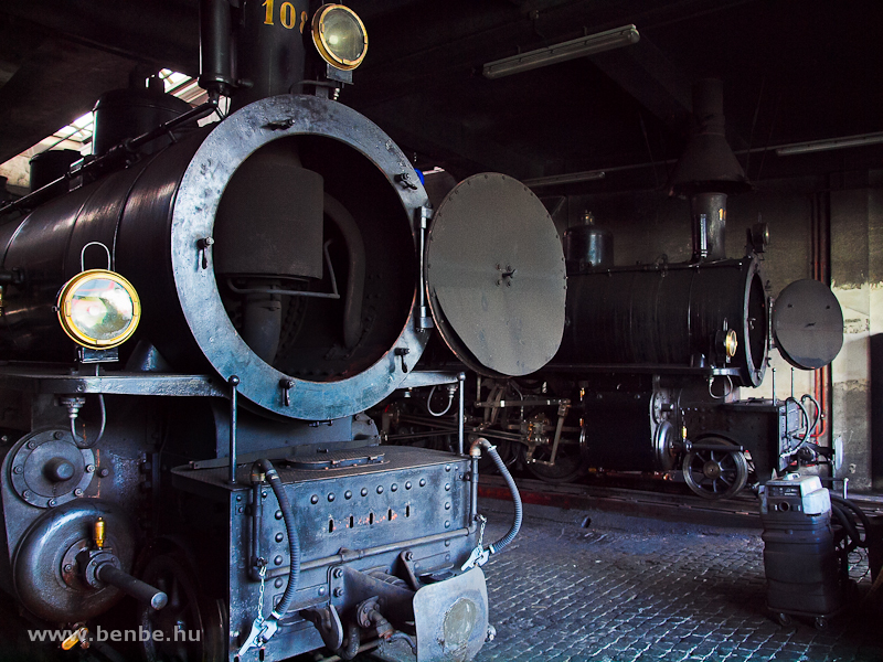 The RhB G 4/5 108 and G 4/5 107 at the Landquart roundhouse photo