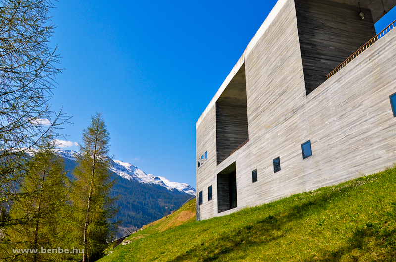 Public bath at Vals photo