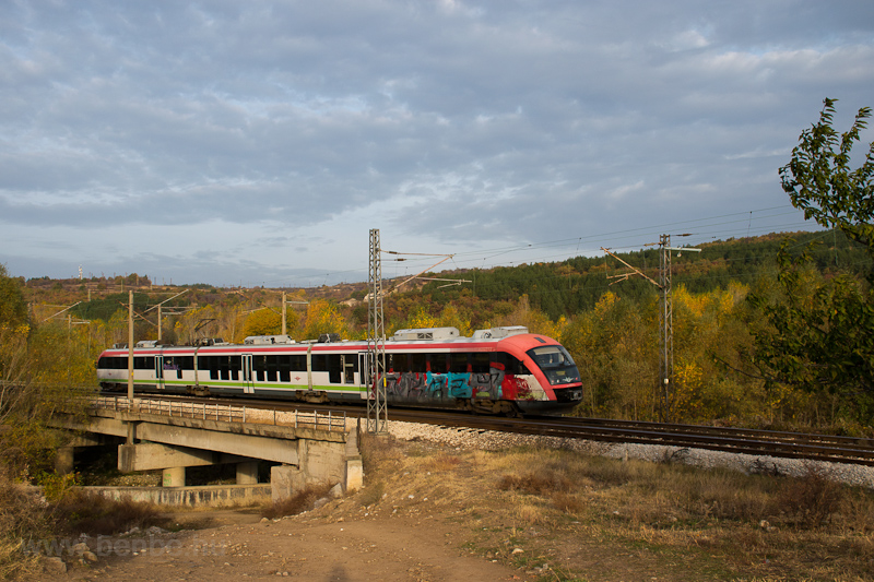 The BDŽ 300  014 seen between Belovo and Septemvri on the bridge of the river Maritsa (Марица) photo