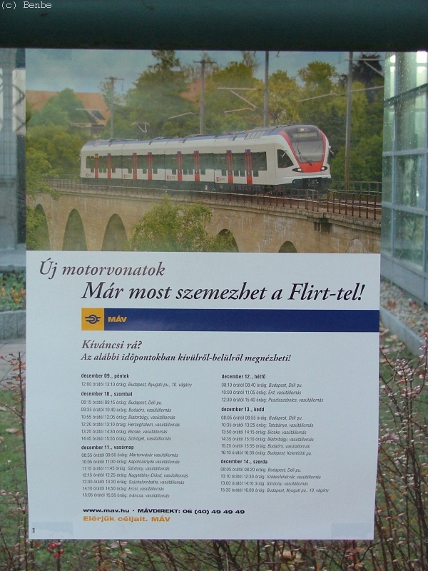 A bemutató út nyÃlvános menetrendje, rajta egy hivatalos Stadler fotóval. kép Nyugati pályaudvar, csarnok fotó