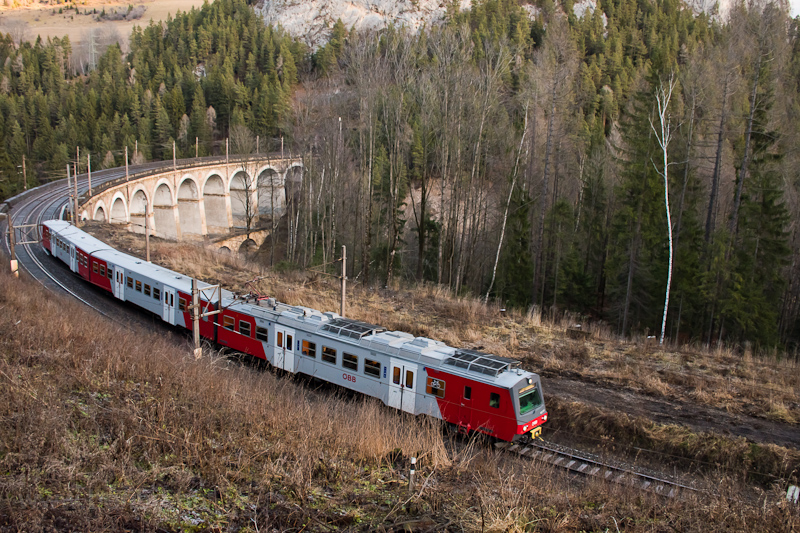Az BB 4020 310-1 Breitenstein s Wolfsbergkogel kztt a Kalte Rinne viaduktnl fot