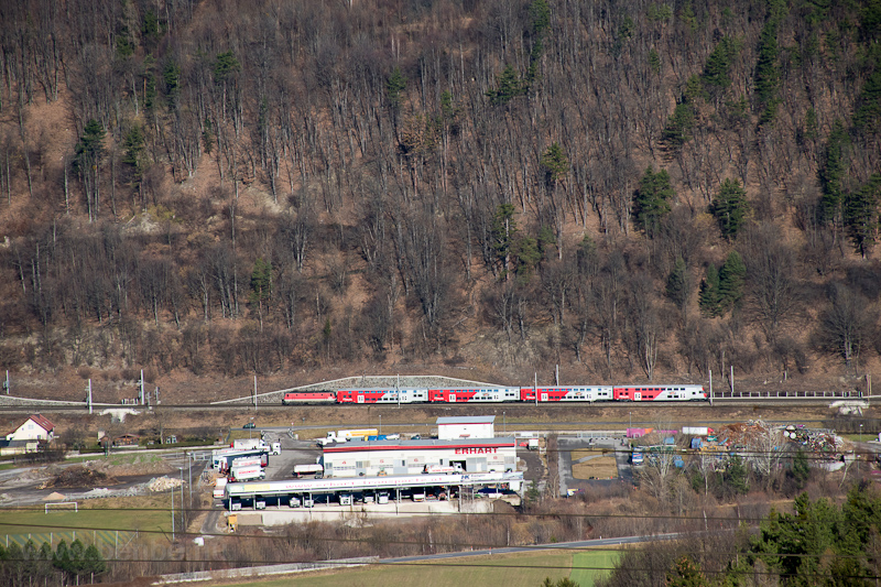 An unidentified BB 1144 seen hauling a bi-level push-pull train between Schlglmhl and Payerbach-Reichenau photo