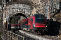 Az ÖBB 80-90 758 pályaszámú, olasz közlekedési engedéllyel rendelkező railjet vezérlőkocsi Wolfsbergkogel és Breitenstein között
