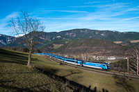 The BB 1216 237 <q>ČD railjet Taurus</q> seen between Kb and Eichberg at the famous photo site