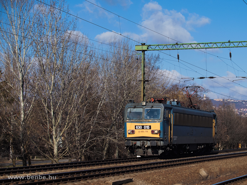 A MV-TR 91 55 0 630 015-0 (ex-V63 015) Kelenfld (ex-Budapest-Kelenfld) s Budafok (ex-Budafok-Belvros) kztt, az albertfalvai kettes toronynl (ex-Budafok-Albertfalva) fot