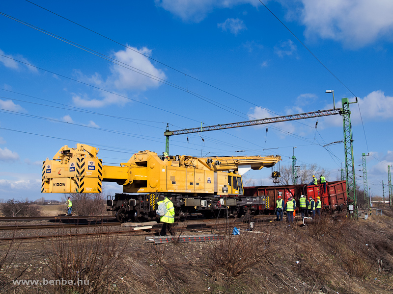 The accident crane from Szolnok at the site of the derailment at Rcalms photo
