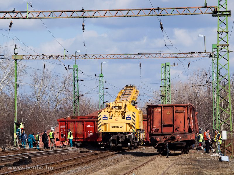 The site at the Rcalms derailment with the Kirow crane from Szolnok photo