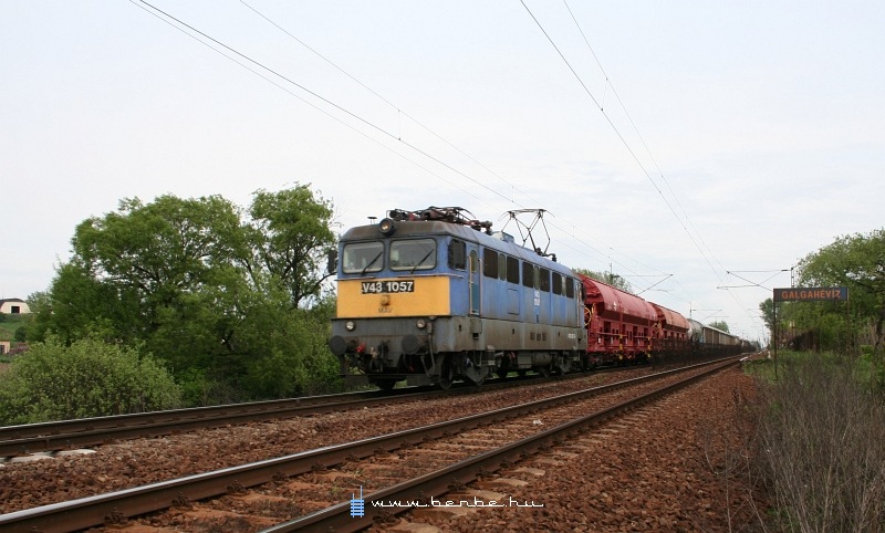 V43 1057 Galgahévíznél fotó