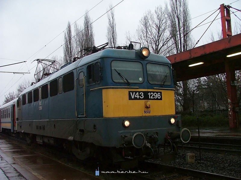 V43 1296 Rákosligetnél fotó