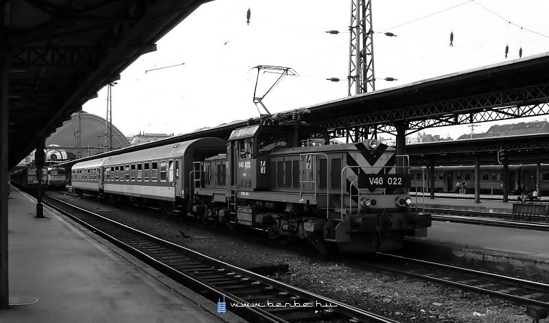 V46 022 a Keleti plyaudvaron fot