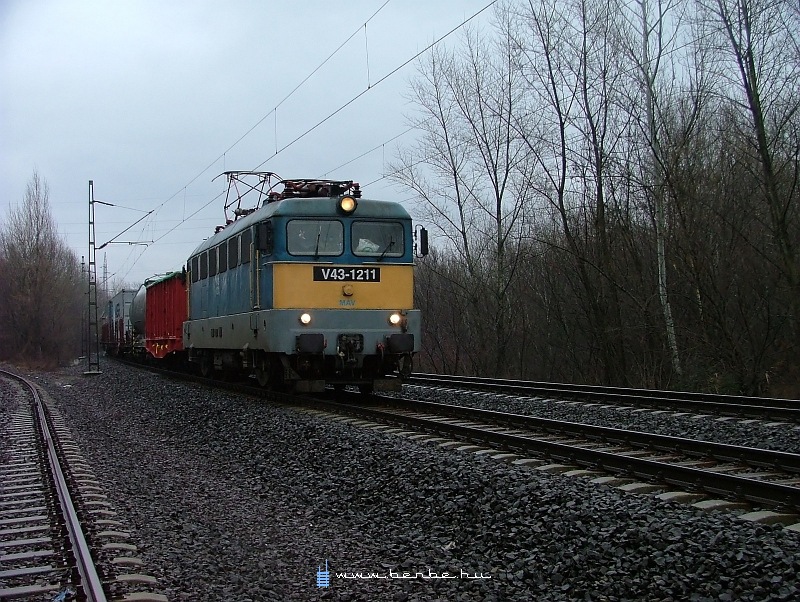 V43 1211 Rákosnál fotó