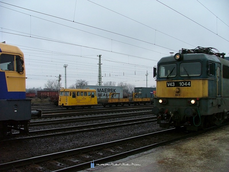 V43 1044 és TVGnh-1268 Ráko fotó