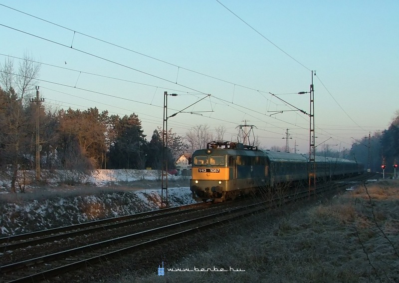 V43 1087 Gödöllő-Állami tel fotó