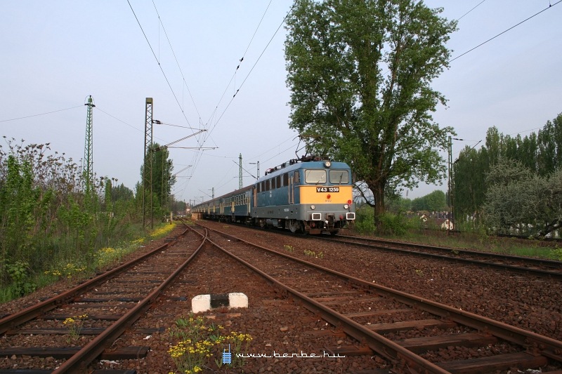 V43 1259 Kőbánya-felsőnél fotó