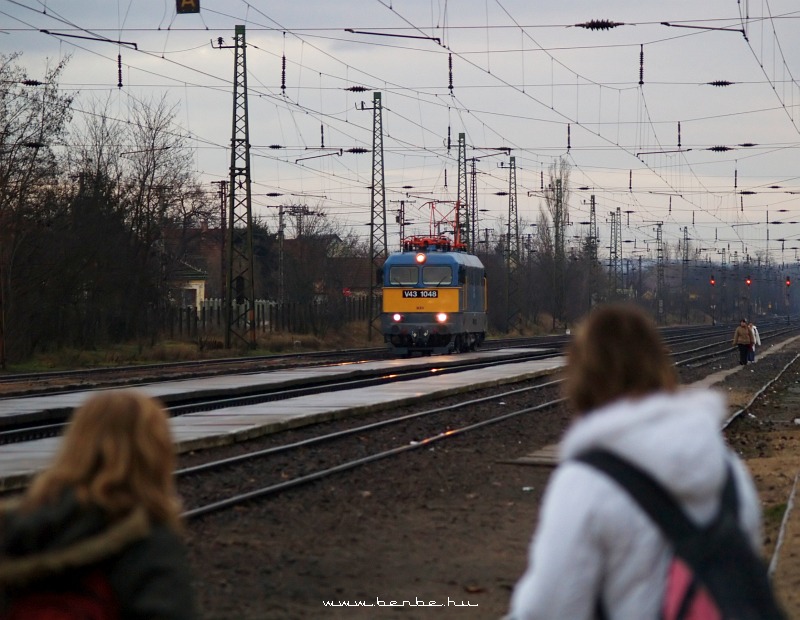 The V43 1048 at Isaszeg photo