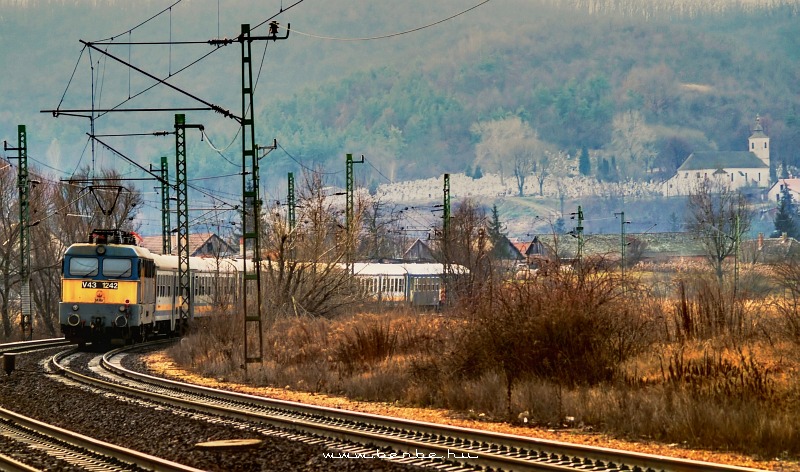 The V43 1242 at Isaszeg photo