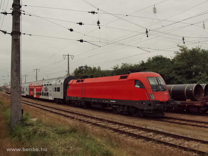 Az BB 1116 238-5 logk nlkl Floridsdorfba, a Siemensstrasse S-Bahn megll kzelben fot