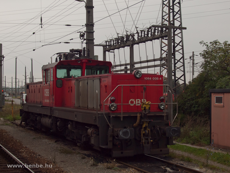 Az BB 1064 008-4 nehz tolatmozdony Wien Zentralverschiebebahnhof Kledering rendezőplyaudvaron fot