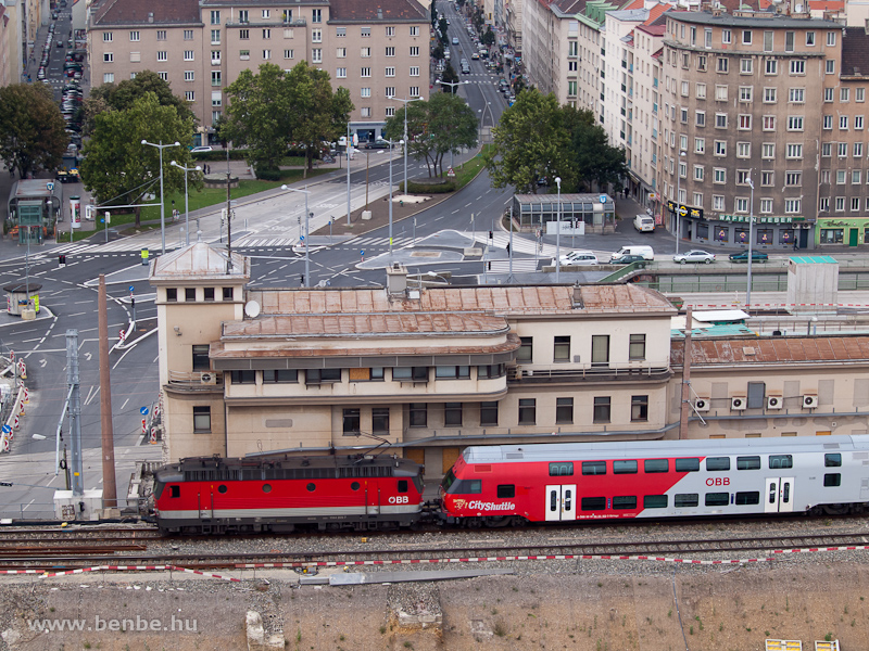 A 1144 203 egy vezrlőkocsival Bcs Főplyaudvaron fot