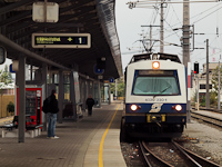 The BB 4020 230-1 with an S7 train to Wolfsthal at Schwechat station