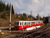 A Csorba-Csorbató Fogaskerekű Vasút (OŽ) 905 953-6 pályaszámú vezérlőocsija Csorbán (Štrba, Szlovákia)
