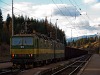 A ŽSCS 131 019-2 tol föl egy tehervonatot Csorba állomásra