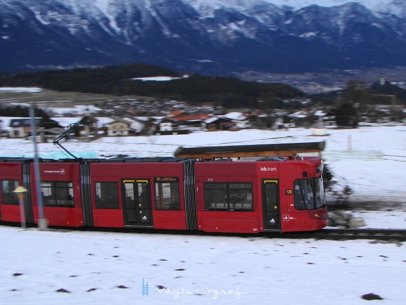 A Bombardier tram arriving at Nockhofweg stop photo